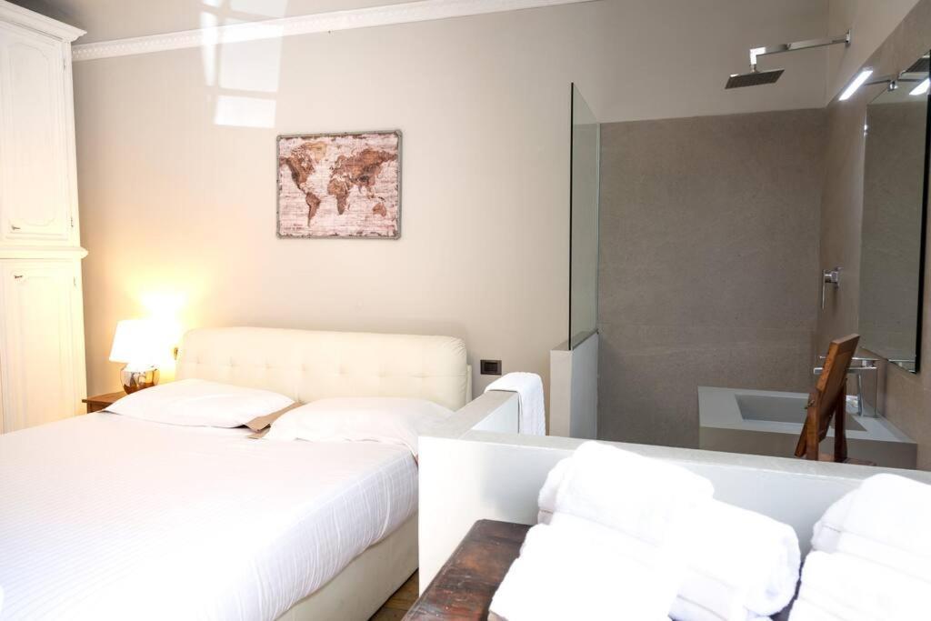 Luxury Florence - City Center Apartment ภายนอก รูปภาพ