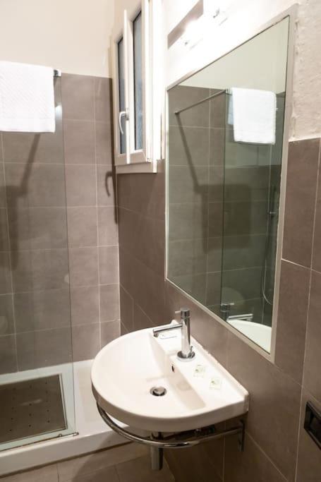 Luxury Florence - City Center Apartment ภายนอก รูปภาพ