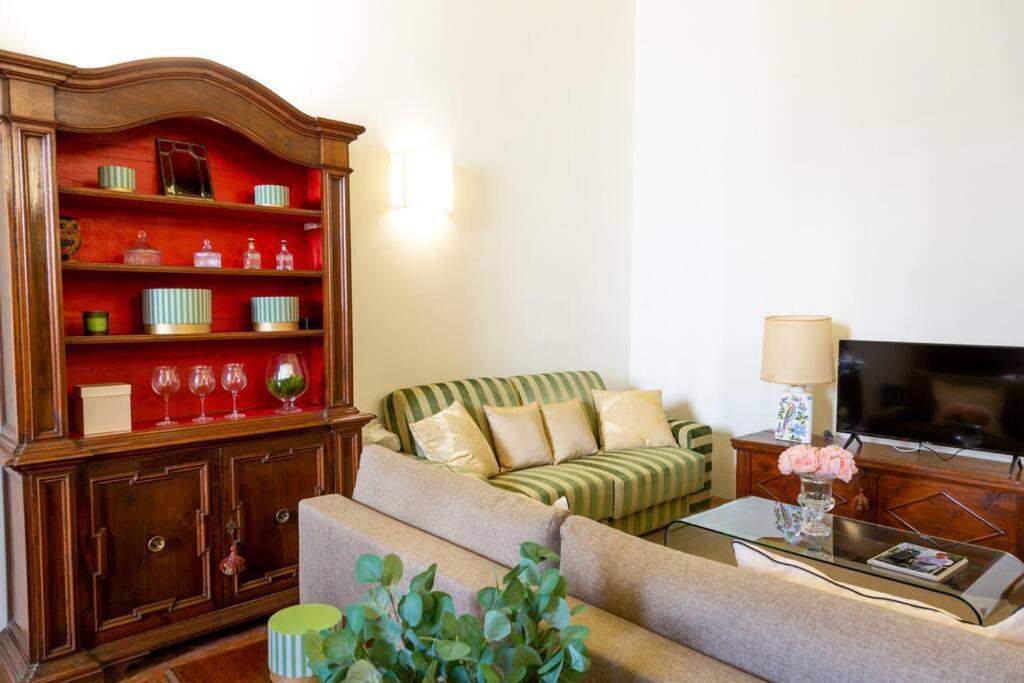 Luxury Florence - City Center Apartment ภายนอก รูปภาพ