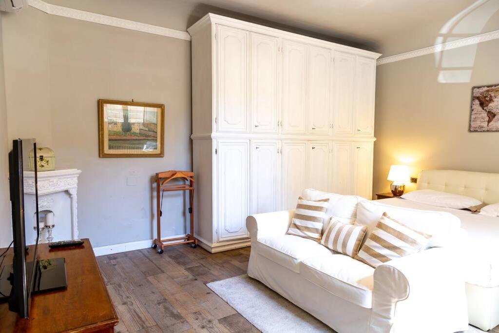 Luxury Florence - City Center Apartment ภายนอก รูปภาพ
